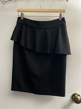 Zara black peplum pencil skirt - Size M